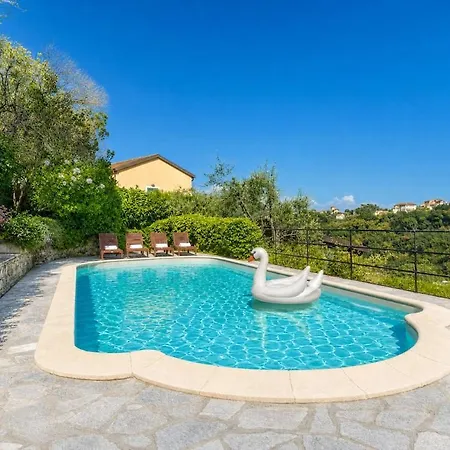 Villa With Pool E Jacuzzi Free Parking Ac *